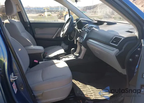 2016 Subaru Forester 2.5I Premium z USA, uszkodzony, nr VIN JF2SJAGC0GH427140